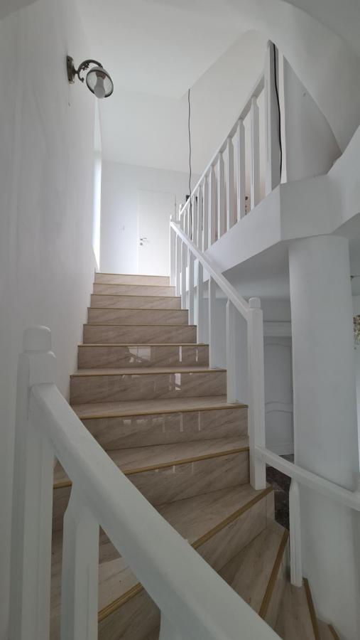 ホテル Casa Anne Băile Herculane エクステリア 写真
