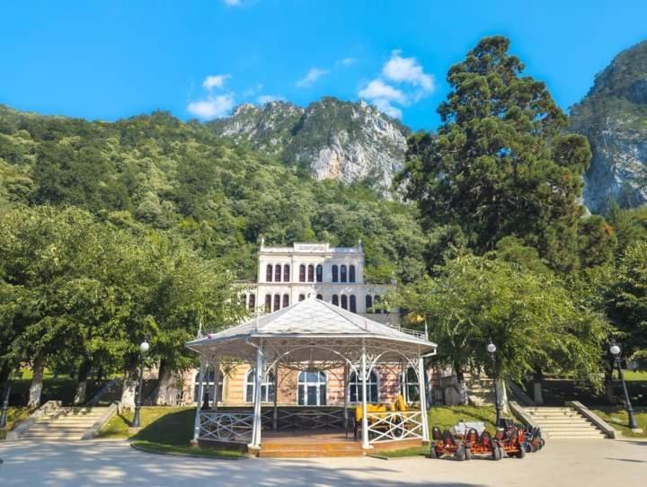 ホテル Casa Anne Băile Herculane エクステリア 写真